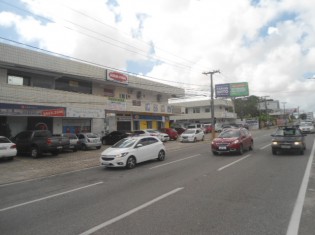 FRENTE CENTRO COMERCIAL