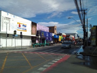 FRENTE PELA AV GOMES DE MATOS