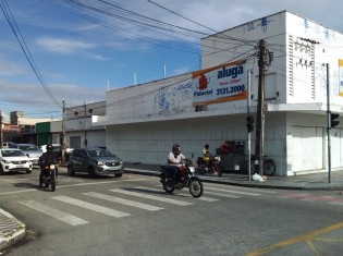 FRENTE PELA RUA SATIRO DIAS