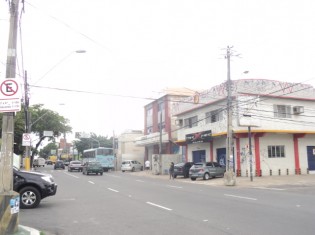 FACHADA ( ANGULO II )