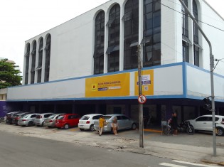 FRENTE PELA RUA LEONARDO MOTA