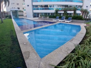 PISCINA &Acirc;NGULO 1