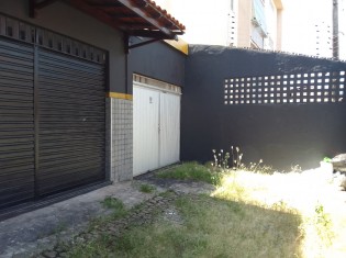 ESTACIONAMENTO / P&Aacute;TIO INTERNO