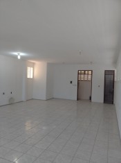 ACESSO AO MEZANINO / WC II