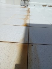 ÁREA E LAGE ( ACÚMULO D´ÁGUA / REJUNTES GASTOS / P