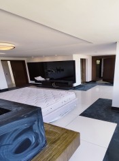 SUITE IV ANGULO VII
