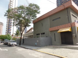 ACESSO CASA LATERAL