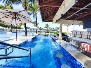PISCINA BAR MOLHADO