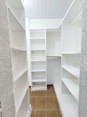 SUITE I CLOSET