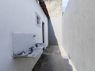 ÁREA DE SERVIÇO / FUNDOS