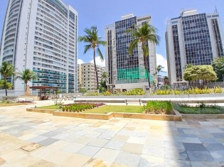 ÁREA COMUM/DECK COM CHURRASQUEIRA