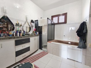 WC SUITE IV