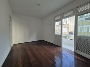 PRIMEIRA SU&Iacute;TE