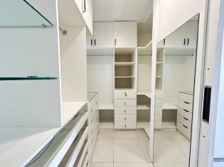 CLOSET SU&Iacute;TE ANGULO II