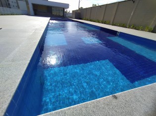 PISCINA &Acirc;NGULO 2