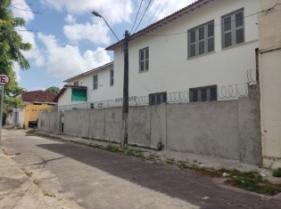 FUNDOS - RUA IN&Aacute;CIO BARROSO (&Acirc;NGULO II)