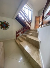 ACESSO PISO SUPERIOR