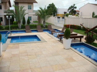 PISCINA (&Acirc;NGULO II)