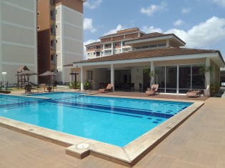 PISCINA/DECK