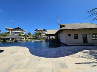 PISCINA E RESTAURANTE (ÂNGULO II)