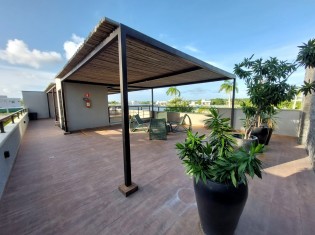 ROOFTOP LOUNGE