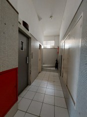 HALL - ELEVADOR DE SERVIÇO