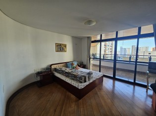 SUÍTE III