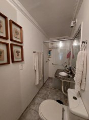WC SUÍTE I - TÉRREO (ÂNGULO II)