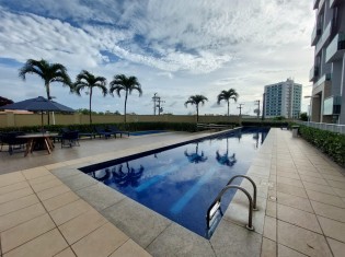 PISCINA ESPORTIVA
