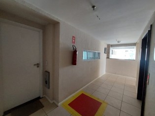 HALL APTO.