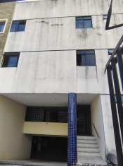 FACHADA INTERNA E ESCADA DE ACESSO