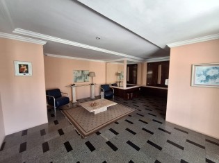 HALL DE ENTRADA ( ÂNGULO II )