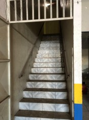 ACESSO AO PISO SUPERIOR