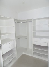 SUÍTE III CLOSET