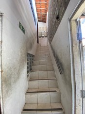 ESCADA DE ACESSO AO PISO SUPERIOR QUNTAL