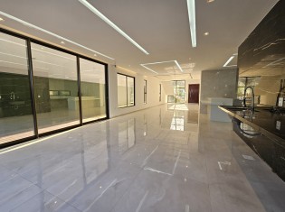SALA DE JANTAR (ÂNGULO II)