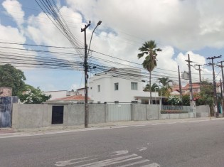 FACHADA (&Acirc;NGULO II)