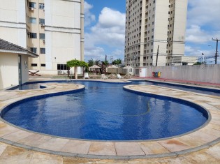 PISCINA (&Acirc;NGULO II)