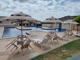 PISCINA (&Acirc;NGULO III)