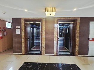 HALL ELEVADORES