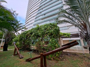 PLAYGROUND (&Acirc;NGULO II)