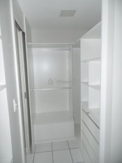 CLOSET SU&Iacute;TE II