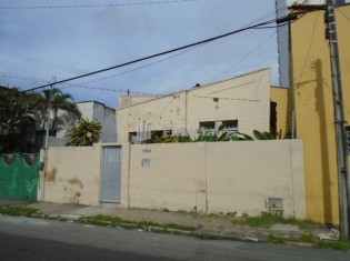 FACHADA (&Acirc;NGULO II)