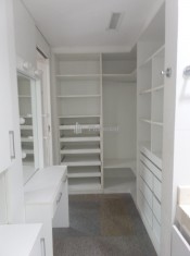 CLOSET SU&Iacute;TE MASTER