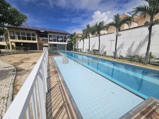 PISCINA &Acirc;NGULO II