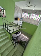 ESCADA DE ACESSO - PISO SUPERIOR