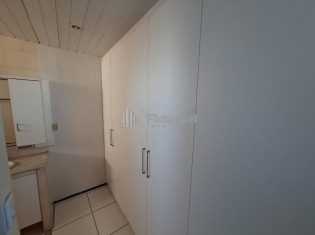 CLOSET SU&Iacute;TE MASTER