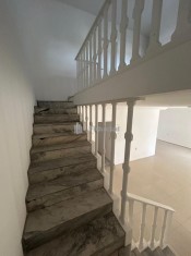 ACESSO AO PISO SUPERIOR