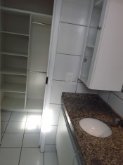 CLOSET/WC SU&Iacute;TE CASAL