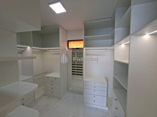 CLOSET SUITE 01 (&Acirc;NGULO II)